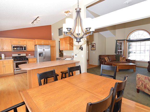2nd image of 22244 Hickory Ct