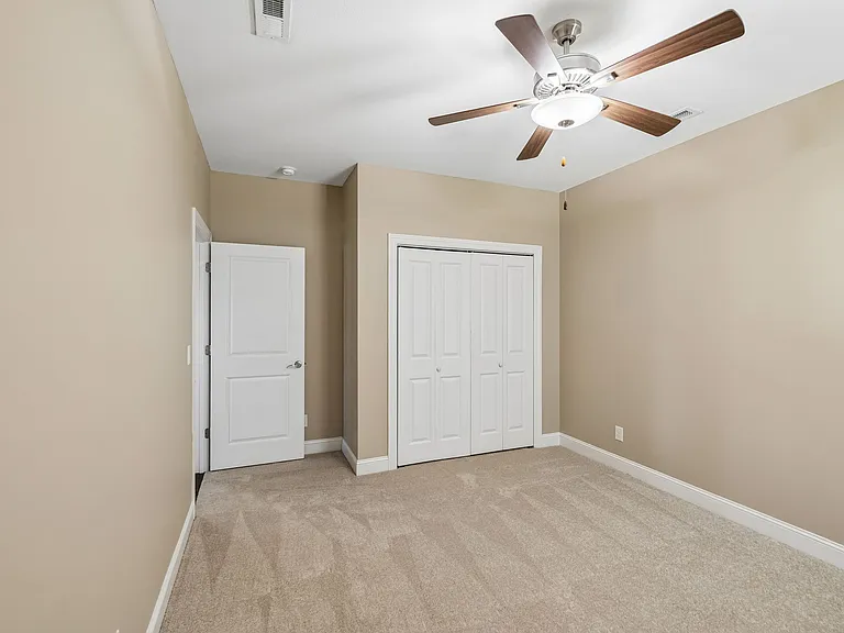 5425 Bungalow Cir — Photo 10