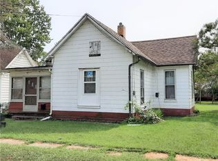 824 Harrison, Paris, IL 61944