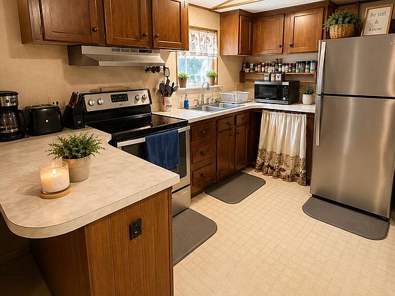 5th image of 482 Palmetto Avenue