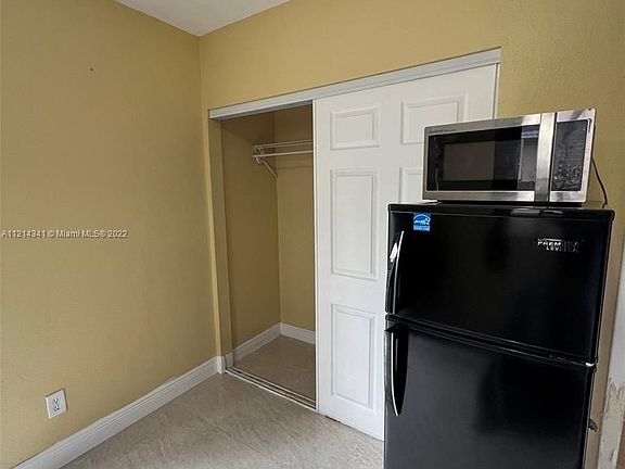 4th image of 1571 NE 109th St
