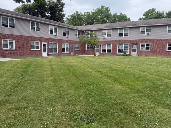 31 E Main St APT 4