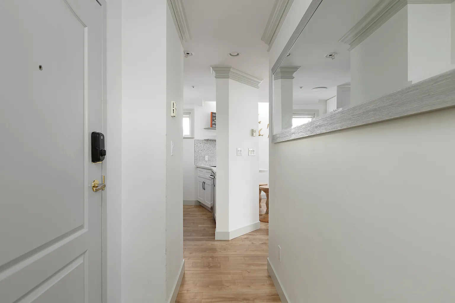 2045 Dunbar St #301 photo 1