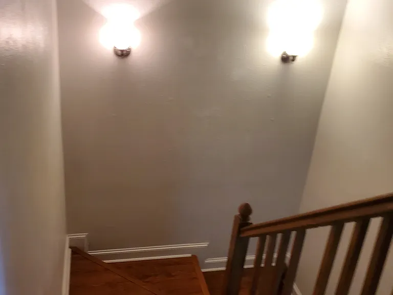 325 Benjamin St — Photo 17