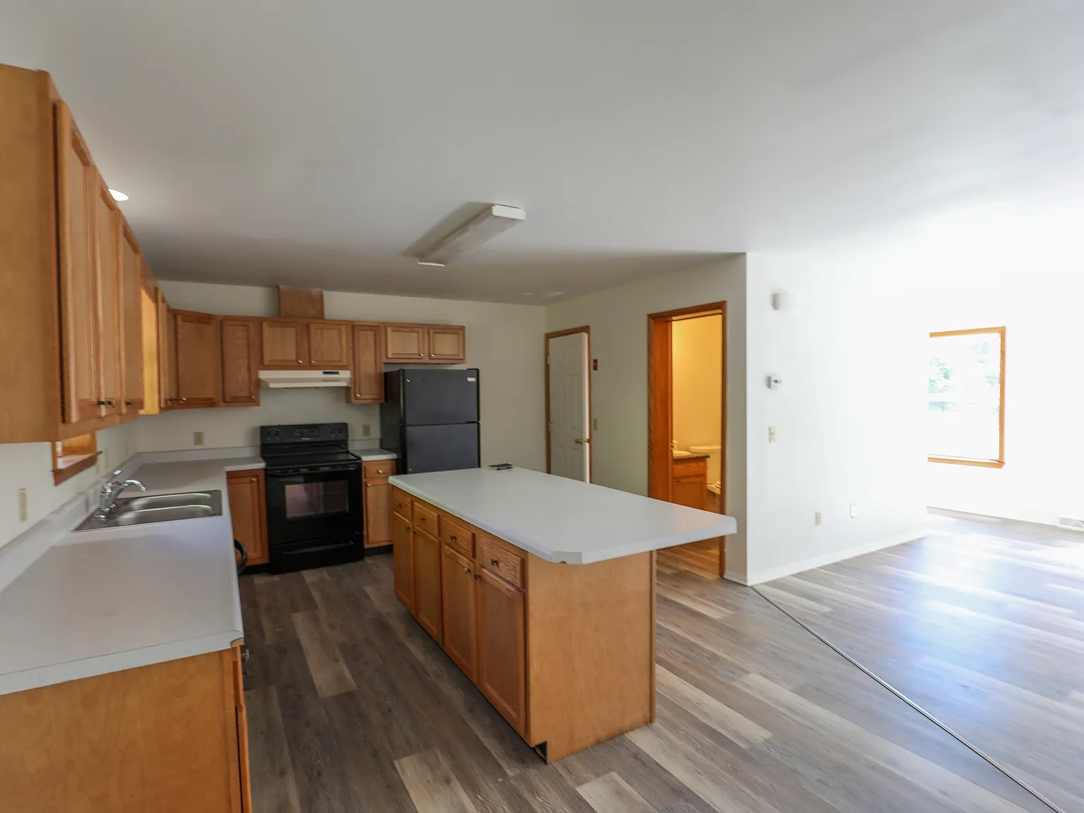 3 bed, 2.5 bath, 1800 sqft, $2,850 — Photo 4