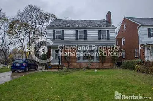 3558 Gridley Rd photo 1