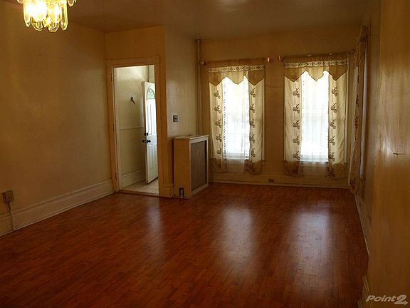 03 LIVING ROOM