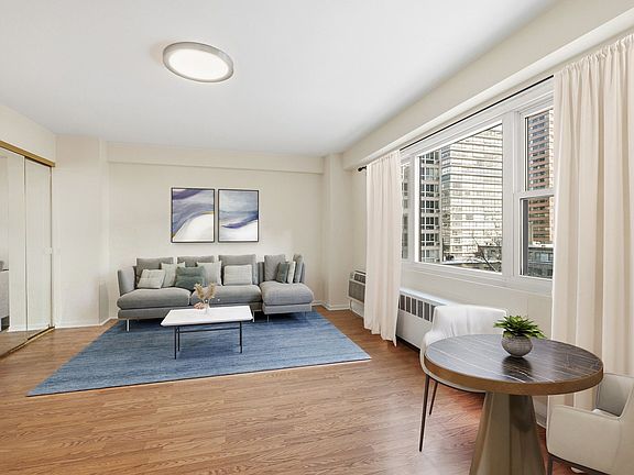 2nd image of 2909 N Sheridan Rd APT 802