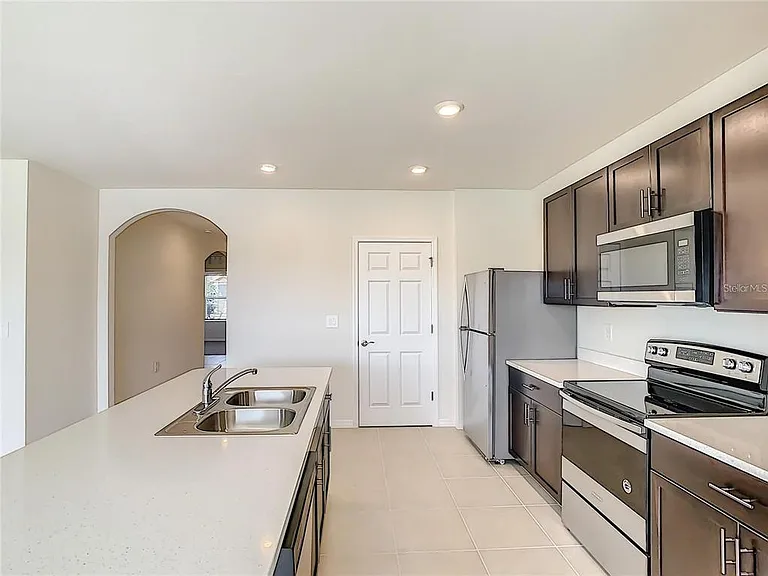 4203 Manatee Ln — Photo 10