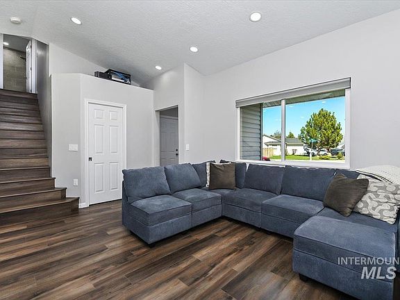 4th image of 16657 Old Friendship Way