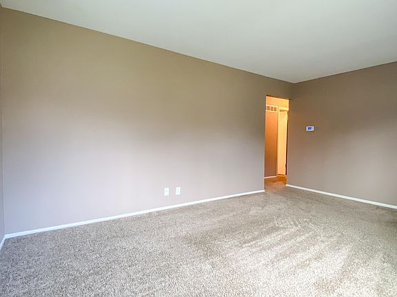 4th image of 1424 Katrina Dr SE