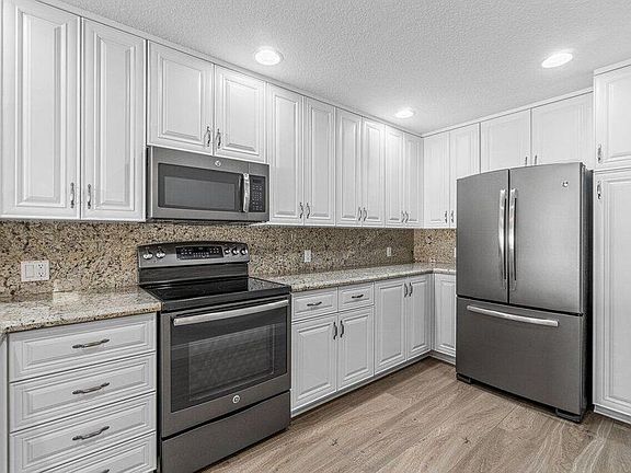 5th image of 4506 Illicium Dr