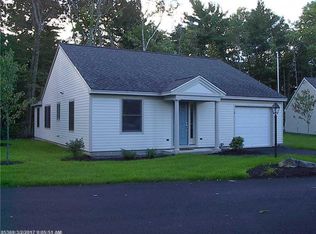 2 Cottage Ln, Rockport, ME 04856