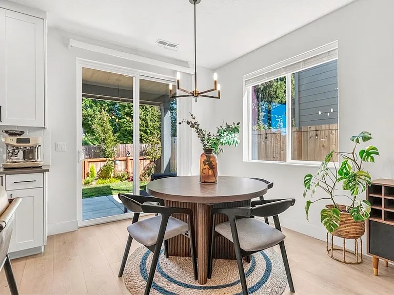 10001 NE 44th Ct — Photo 9