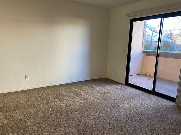 3rd image of 8201 Camino Colegio Dr APT 131