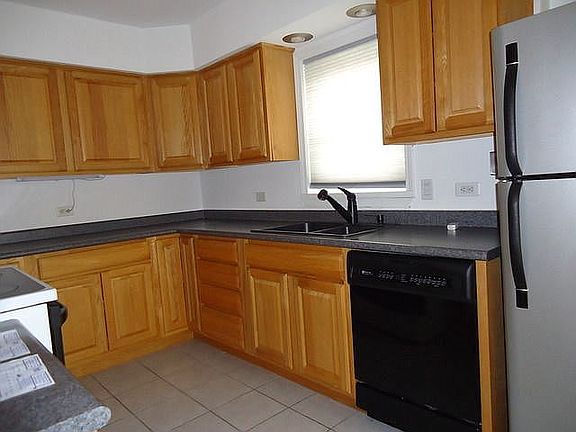 5th image of 10035 S Cicero Ave APT 205