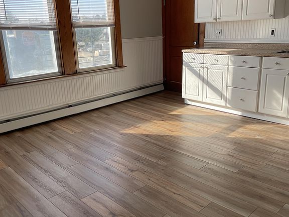3rd image of 815 Lisbon St APT 3