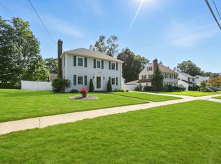 95 Field Rd, Longmeadow, MA 01106