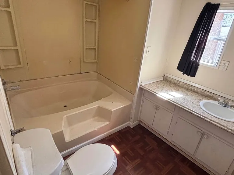 63 Poole Cir — Photo 4