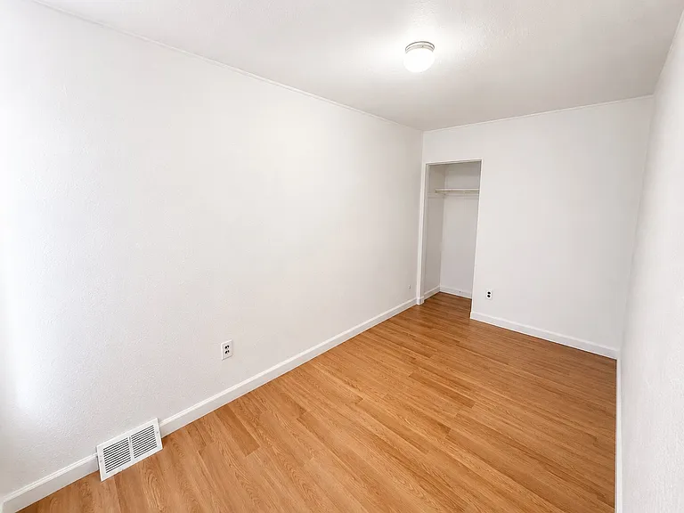 2547 N Water St — Photo 12