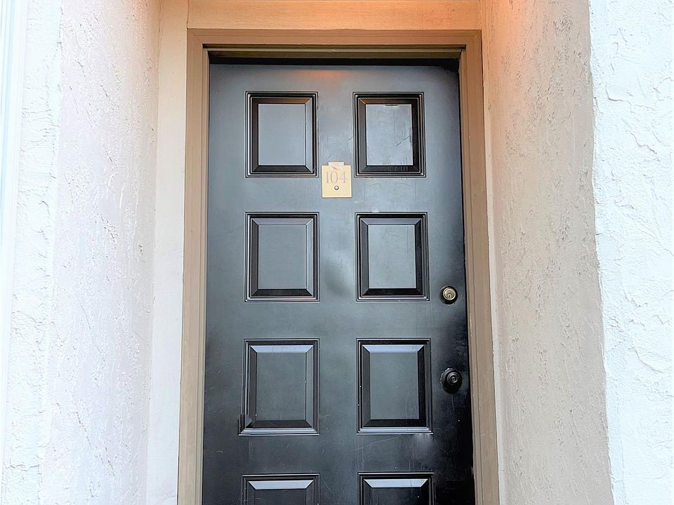 1st image of 10409 NE 32nd Pl