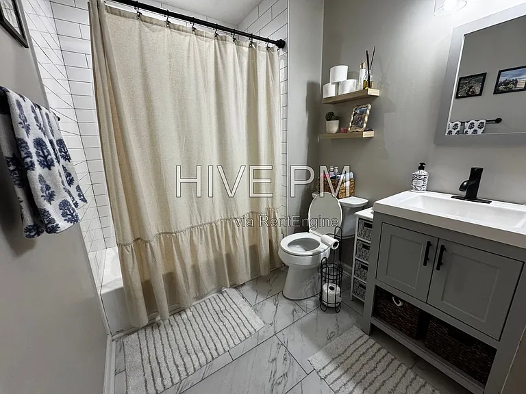 229 Congress Ave #229 — Photo 22