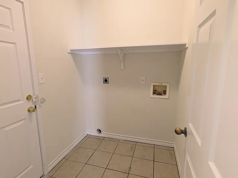 932 Misty Acres Dr — Photo 14