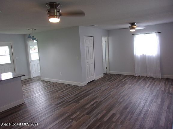 5th image of 1240 N Singleton Ave