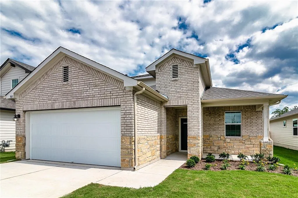 4 bed, 3.0 bath, 2328 sqft, $2,350 — Photo 3