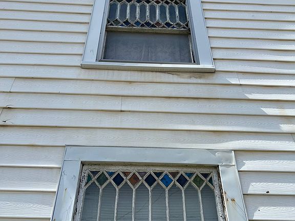 5th image of 2108-10 Midland Ave