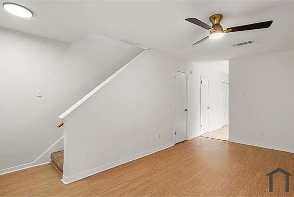 981 Dickenson Ave — Photo 6