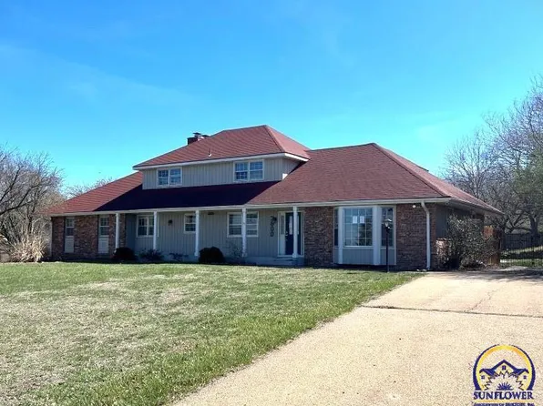 3800 SW Chelmsford Rd, Topeka, KS 66610