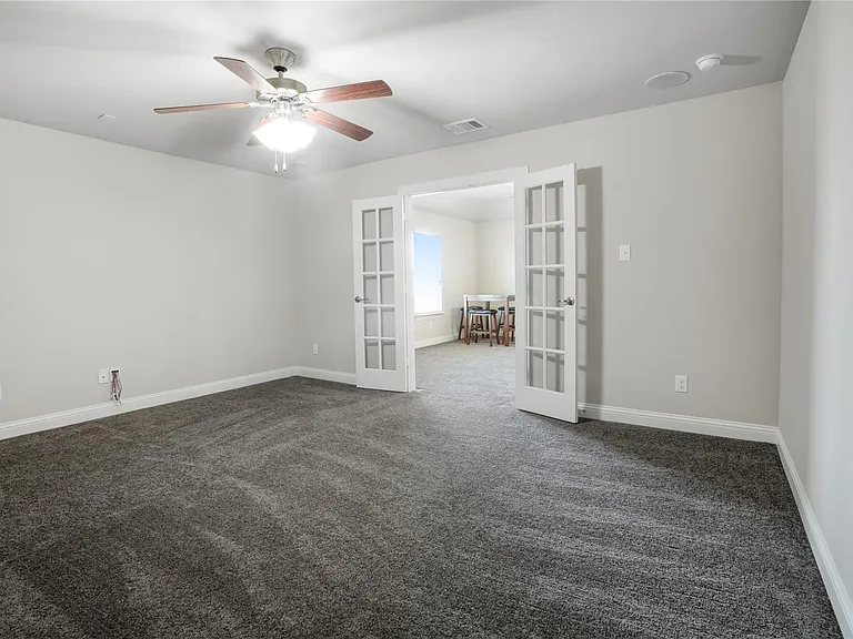 276 Goliad Trl — Photo 14