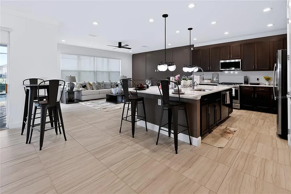 5 bed, 4.0 bath, 2961 sqft, $3,750 — Photo 3