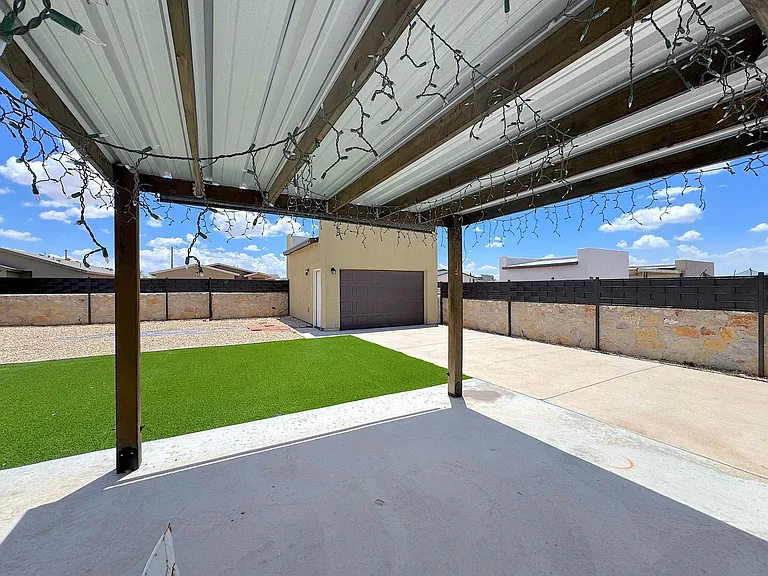 14364 Nick Drahos Ln — Photo 33