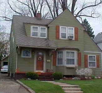 1438 Pettis St, Lansing, MI, 48910