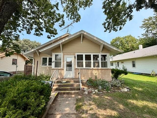 1st image of 605 W 29th St