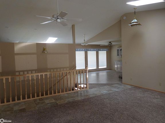 5th image of 440 N 5th St