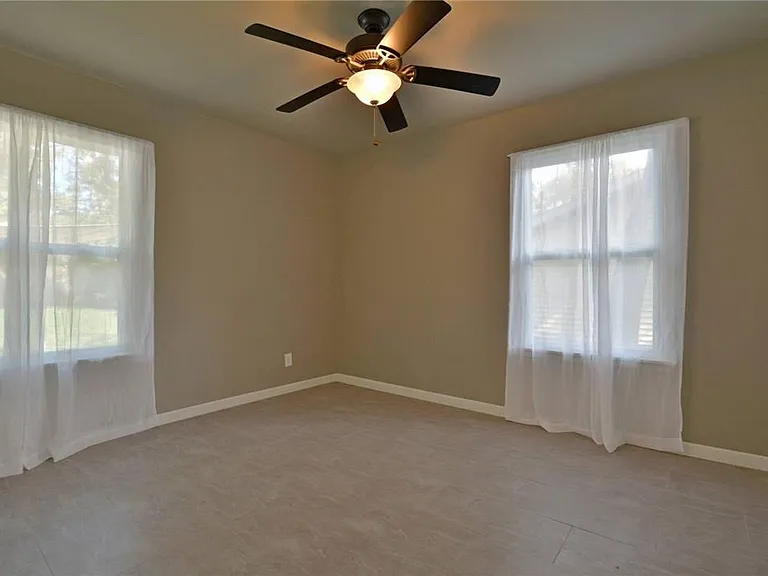 1408 Broadmoor Dr — Photo 9