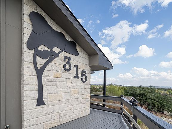 2nd image of 315 Sherwood Ln W