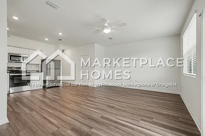 12022 Sylvia St — Photo 9
