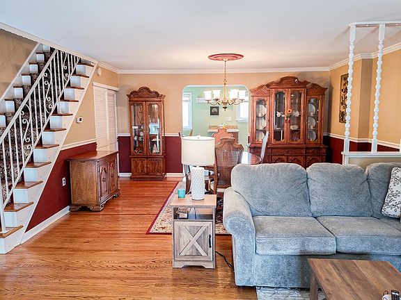5th image of 3221 Kilburn Rd