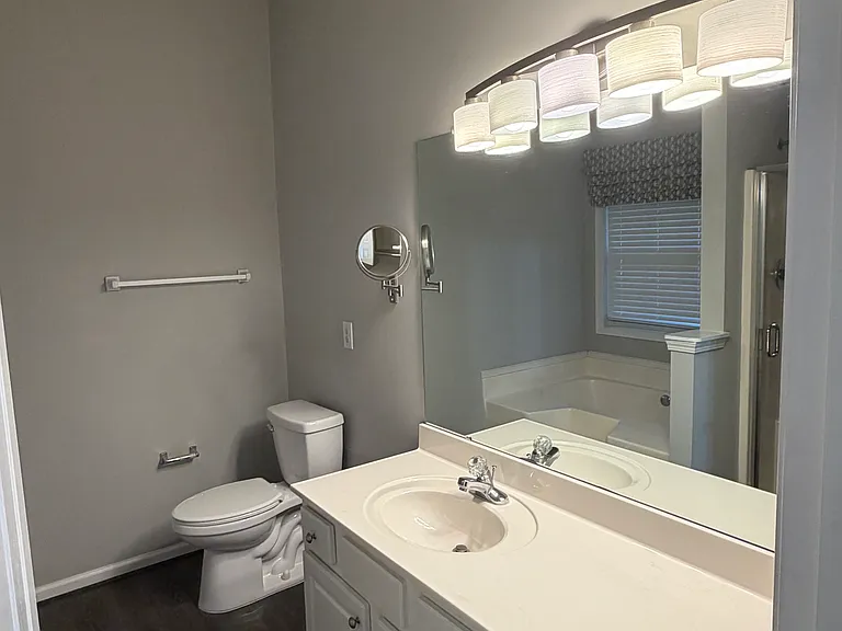 387 Ayelsbury Ct — Photo 17