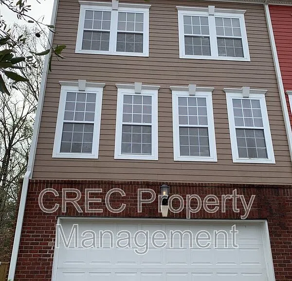 9161 Parlor Dr — Photo 1