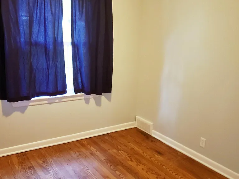 208 Ramsey Ln — Photo 17