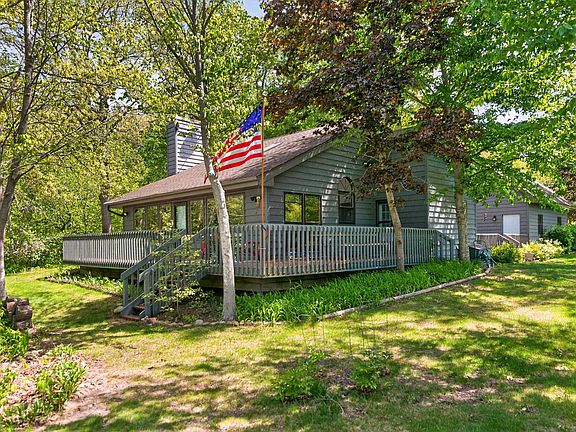 2nd image of 1110 White Pine Dr