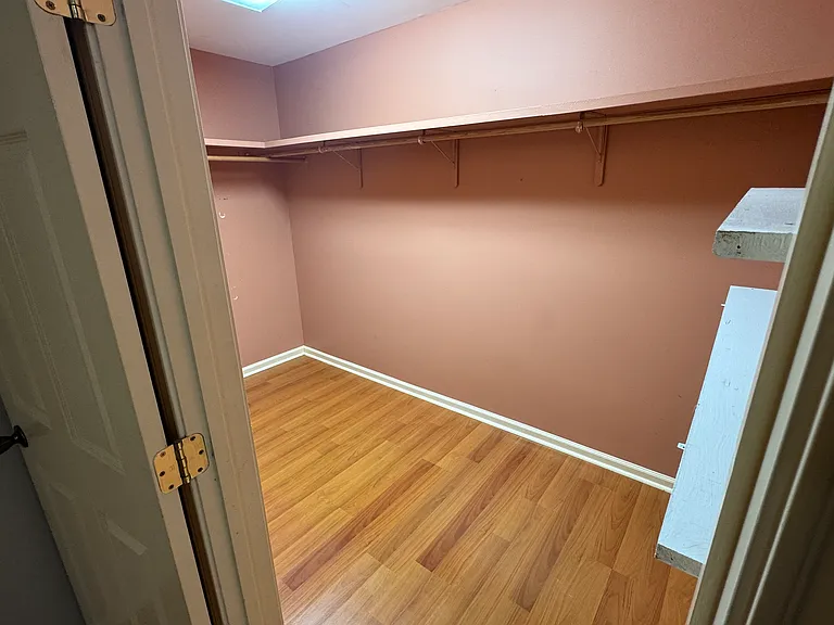 127 Lynn Dr — Photo 10