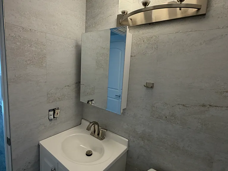 5525 N Chester Ave #42 — Photo 24