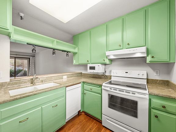 4th image of 453 Alberto Way Unit D159
