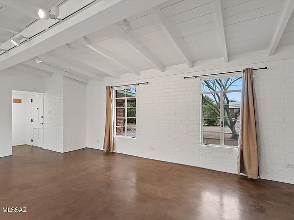 5th image of 2742 E Croyden St